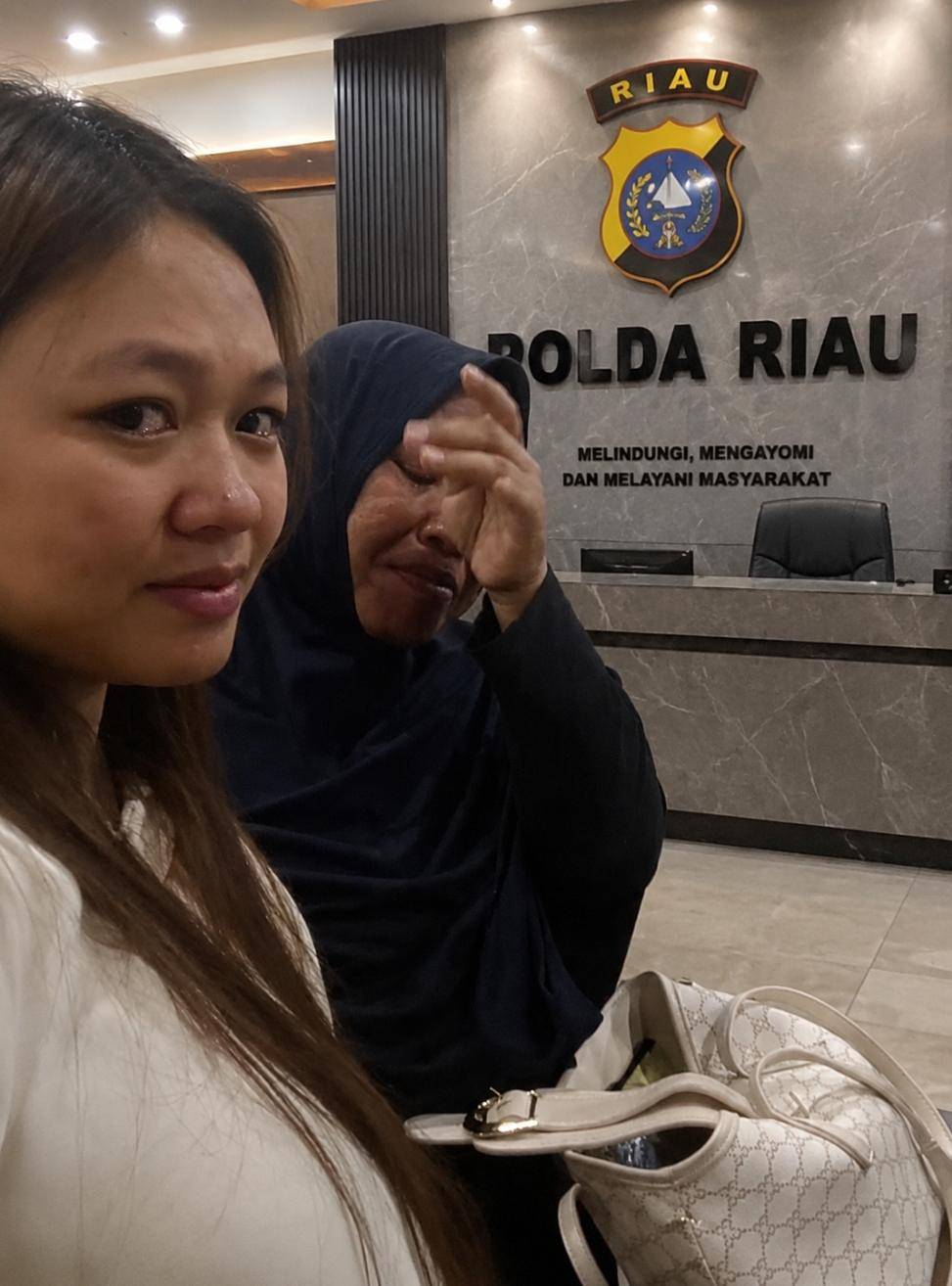 DUGAAN DISURUH ABORSI‼️ Yola Olivia Agustin resmi laporkan kasusnya ke Polda Riau. Didampingi Kuasa Hukum & Dikawal LSM GNRI Riau